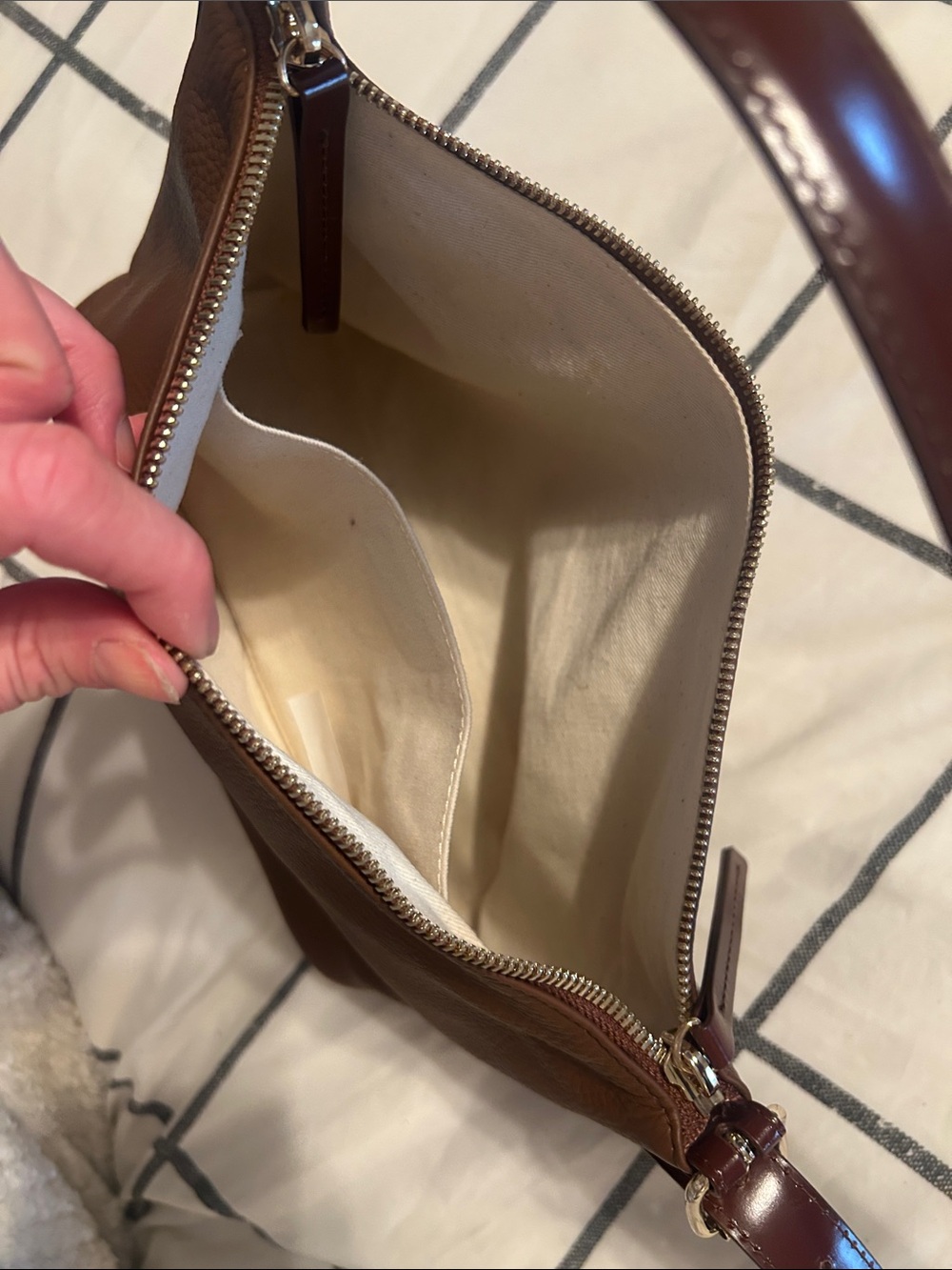 A.P.C. Brown Pebbled Leather with dark burgundy accents Shoulder bag - Picture 4 of 9